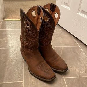 Gently used Ariat cowboy boots